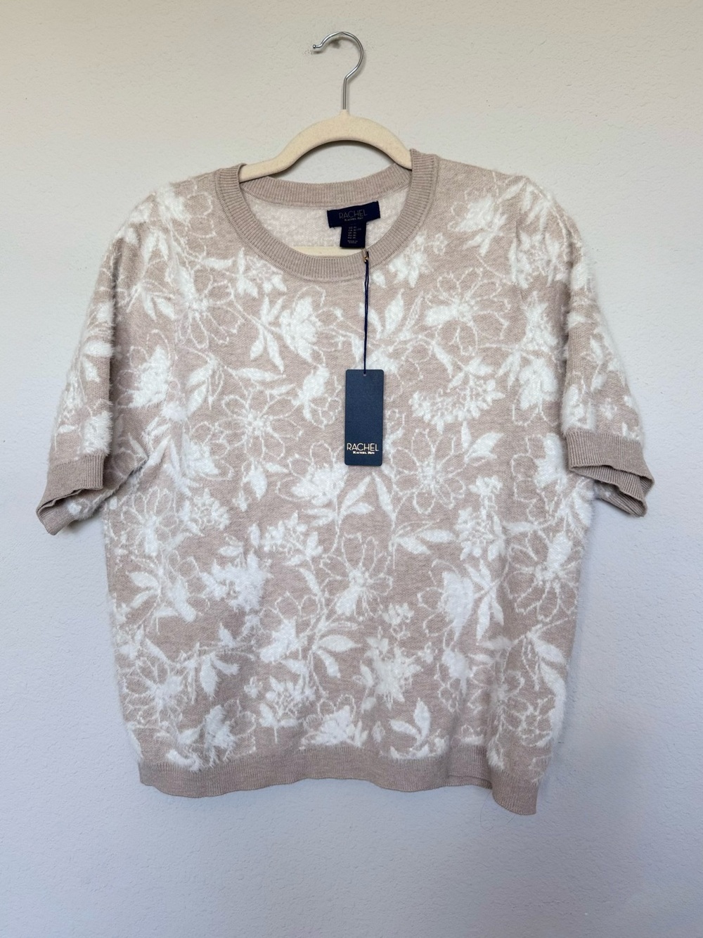 NWT Rachel Roy Beige Floral Knit Short Sleeve Sweater Soft Textured Pullover - Picture 6 of 9